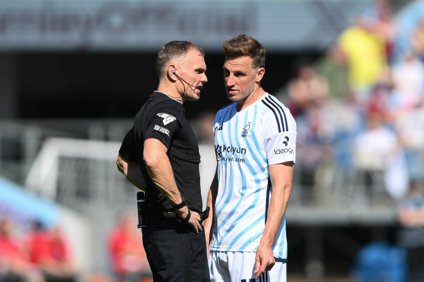 帮助伯恩茅 帮助伯恩茅